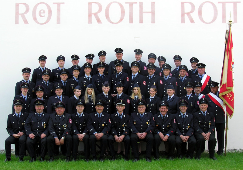 Gruppenbild der Aktiven Wehr Rott a. Inn 2004
