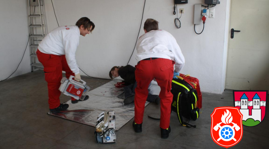 09 04 2011 2055 FR Kurs Johanniter Pruefung