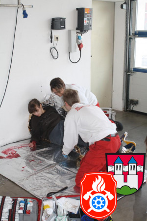 09 04 2011 2059 FR Kurs Johanniter Pruefung