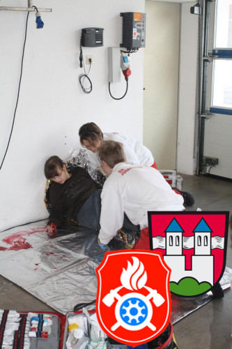 09 04 2011 2059 FR Kurs Johanniter Pruefung