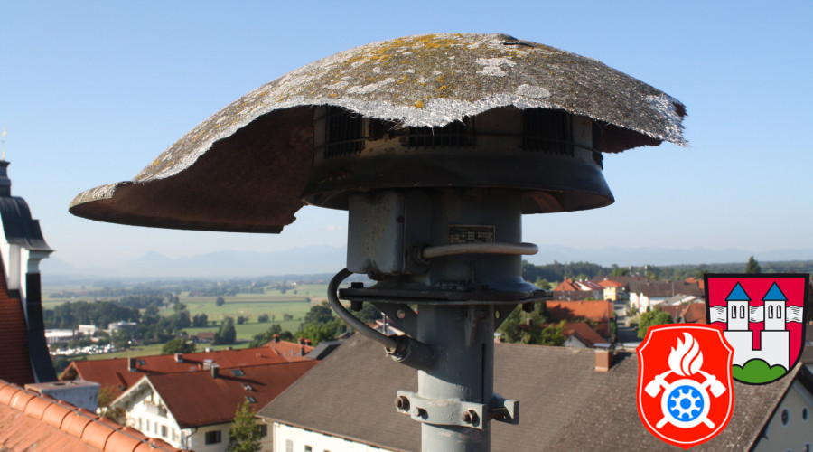 06 08 2015 5386 SireneReperatur Gemeindedach