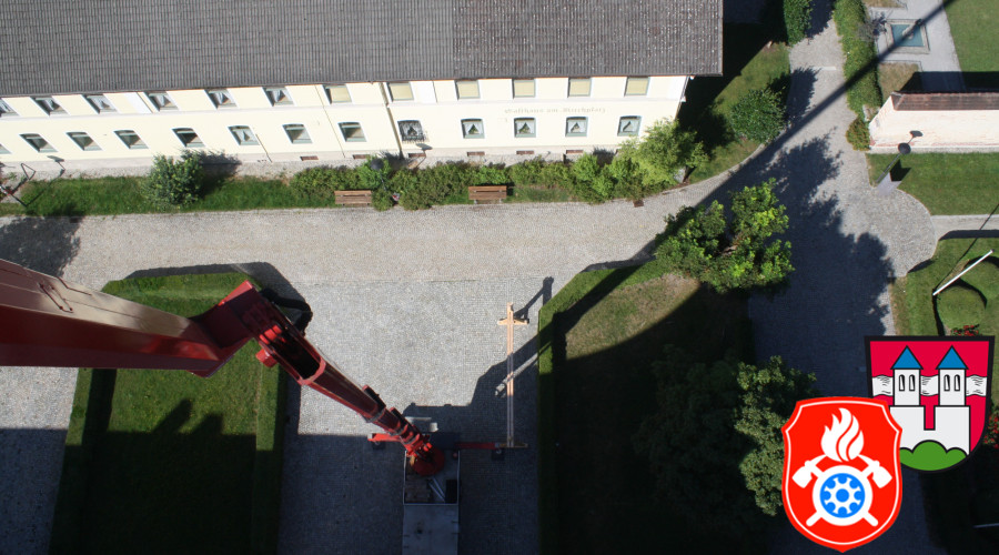 06 08 2015 5435 SireneReperatur Gemeindedach