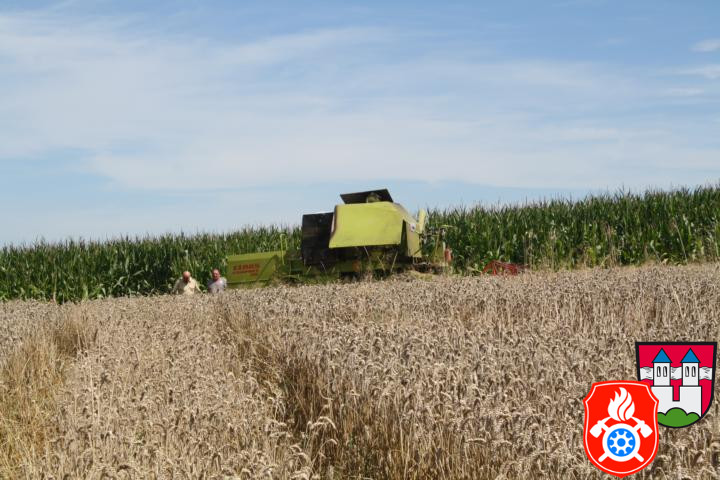 14 08 2011 3743 Brand Maehdrescher Arbing