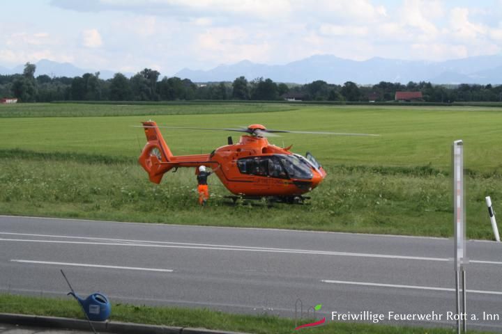 22 07 2012 6599 Hubschrauberlandung Lengdorf