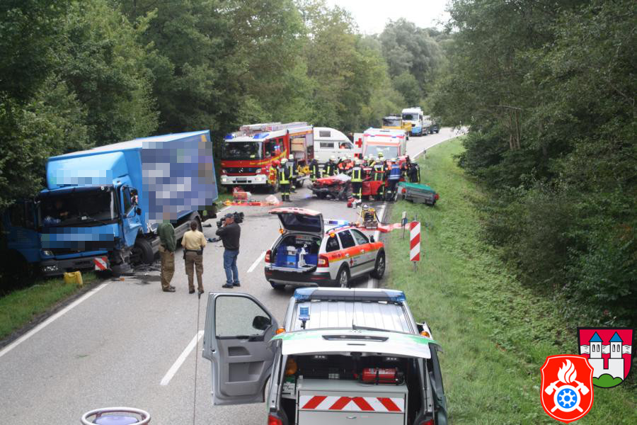 2015 09 07 5803 VU vorInnbruecke PKW LKW