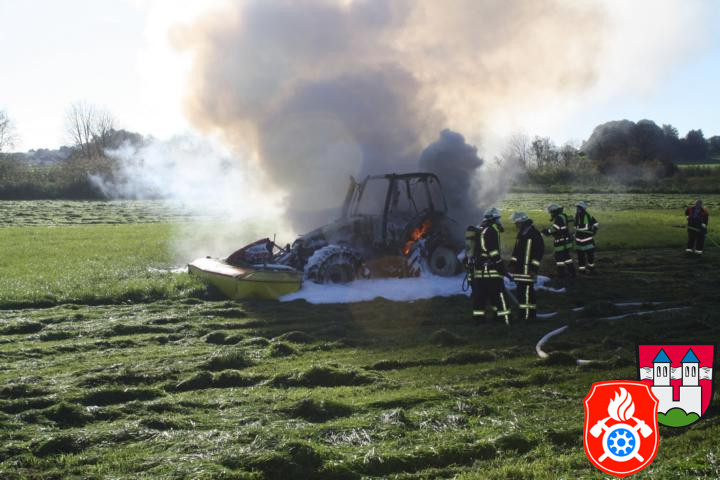 09 10 2014 3308 Traktorbrand