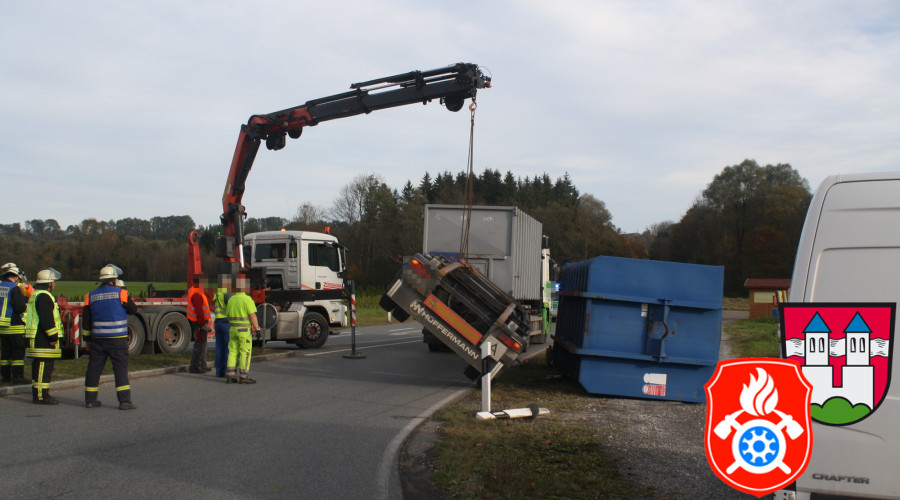 2016 10 24 VU B15AbzwGriesstaett LKW  11 