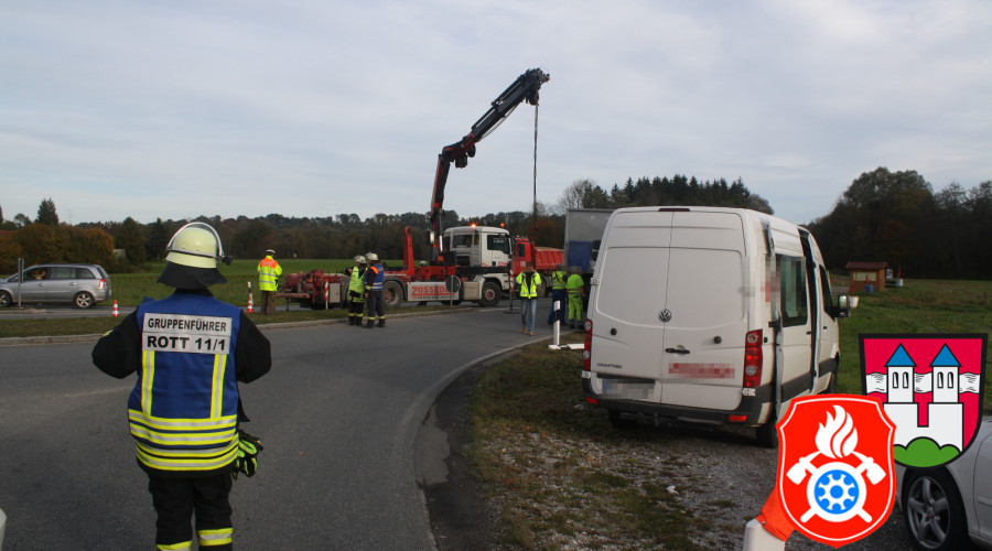 2016 10 24 VU B15AbzwGriesstaett LKW  4 