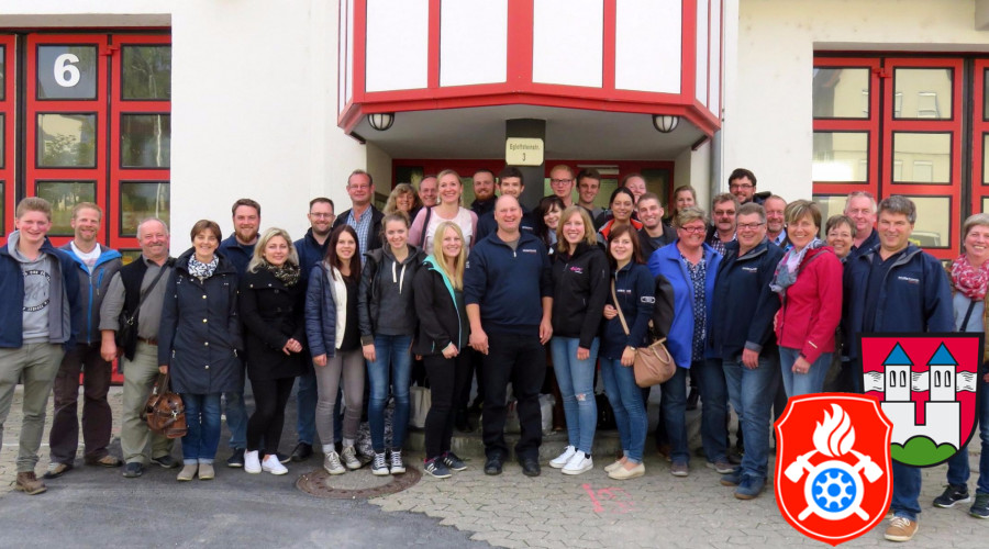 GRUPPENBILD FEUERWEHR