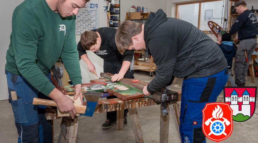 maibaum19 zunftschilder restau 1