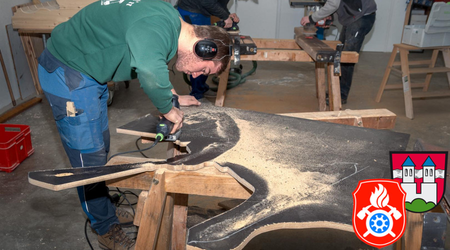 maibaum19 zunftschilder restau 11