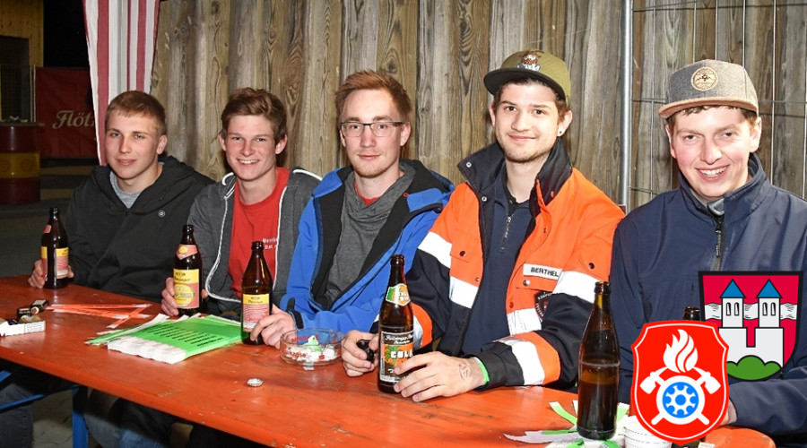 015 Maibaum19 party 300319 Kopie