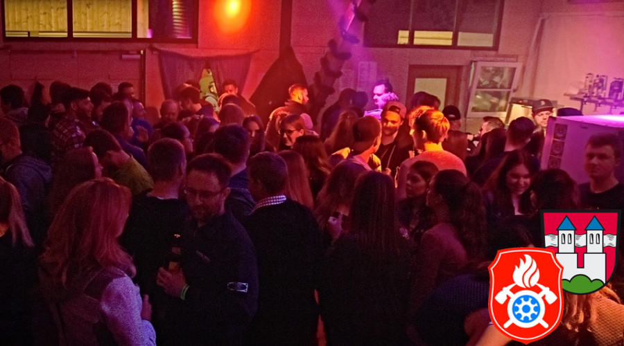 022 Maibaum19 party 300319 Kopie